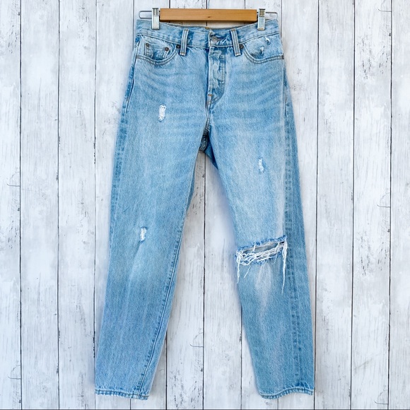 Levi's Denim - Levi’s Wedgie Icon High Rise Distressed Denim Jeans Size 26